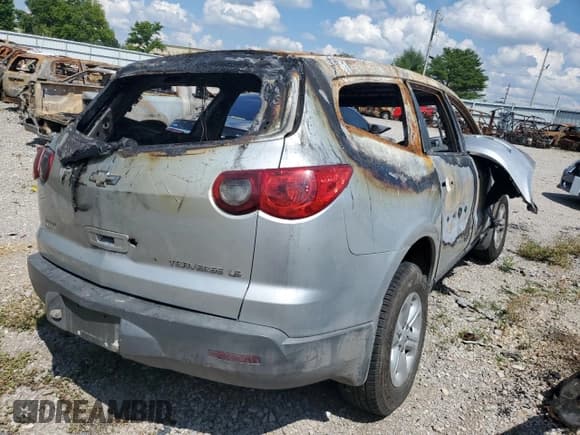 ✅ 2012 Chevrolet Traverse LS • VIN: 1GNKVEED7CJ220731 • Lot: 60208974. Wystawiony na Copart z przebiegiem Nie podano. Bezpłatny archiwum sprzedaży aukcyjnych z USA i szczegółowy raport historii pojazdu na DreamBid. Zdjęcie 3.