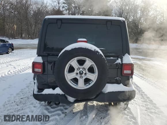 ✅ 2022 Jeep Wrangler Unlimited Willys Sport • VIN: 1C4HJXDN0NW207099 • Лот: 43395805. Опубликован ранее на Copart с пробегом 55 529 миль. Бесплатный доступ к архиву аукционных продаж из США и подробный отчёт об истории автомобиля на DreamBid. Изображение 6.