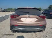 ✅ 2018 Infiniti QX30 Luxury • VIN: SJKCH5CR6JA042582 • Lot: 42963307. Listed on IAAI with 70,961 mi. Free auction sales archive from the USA and detailed vehicle history report at DreamBid. Image 17.