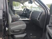 ✅ 2018 Ram 1500 Big Horn • VIN: 1C6RR7LT8JS158725 • Lot: 43053175. Wystawiony na IAAI z przebiegiem 77 773 mil. Bezpłatny archiwum sprzedaży aukcyjnych z USA i szczegółowy raport historii pojazdu na DreamBid. Zdjęcie 5.