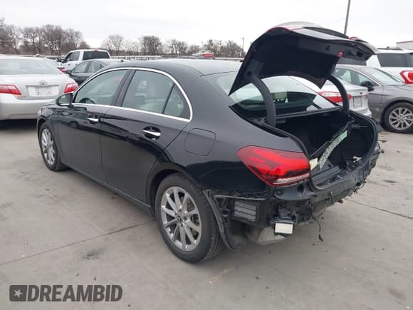 ✅ 2020 Mercedes-Benz A 220 • VIN: W1K3G4FB8LJ215333 • Лот: 41401235. Опубликован ранее на IAAI с пробегом 68 340 миль. Бесплатный доступ к архиву аукционных продаж из США и подробный отчёт об истории автомобиля на DreamBid. Изображение 3.