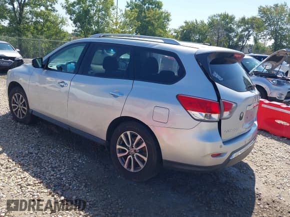 ✅ 2016 Nissan Pathfinder SV • VIN: 5N1AR2MM9GC603570 • Lot: 43102302. Listed on IAAI with 142,358 mi. Free auction sales archive from the USA and detailed vehicle history report at DreamBid. Image 3.