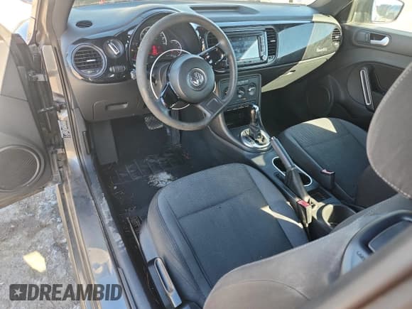 ✅ 2013 Volkswagen Beetle 2.5L • VIN: 3VWFP7AT5DM631091 • Lot: 89536605. Listed on Copart with 145,919 mi. Free auction sales archive from the USA and detailed vehicle history report at DreamBid. Image 8.