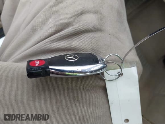 ✅ 2009 Mercedes-Benz CLK 350 • VIN: WDBTK56F79T101871 • Lot: 41481571. Wystawiony na IAAI z przebiegiem 147 393 mil. Bezpłatny archiwum sprzedaży aukcyjnych z USA i szczegółowy raport historii pojazdu na DreamBid. Zdjęcie 11.