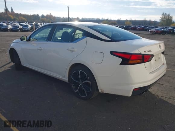 ✅ 2024 Nissan Altima SR • VIN: 1N4BL4CV9RN385370 • Lot: 43679443. Wystawiony na IAAI z przebiegiem 33 314 mil. Bezpłatny archiwum sprzedaży aukcyjnych z USA i szczegółowy raport historii pojazdu na DreamBid. Zdjęcie 3.