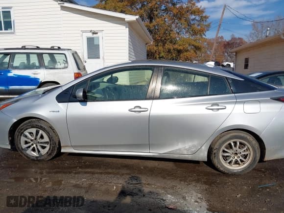 ✅ 2016 Toyota Prius Four • VIN: JTDKARFU1G3519118 • Lot: 43743985. Wystawiony na IAAI z przebiegiem 153 983 mil. Bezpłatny archiwum sprzedaży aukcyjnych z USA i szczegółowy raport historii pojazdu na DreamBid. Zdjęcie 15.