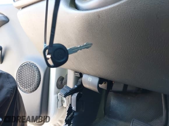 ✅ 2003 Chevrolet Silverado 1500 LS • VIN: 1GCEC14X53Z233303 • Lot: 43677690. Listed on IAAI with 103,801 mi. Free auction sales archive from the USA and detailed vehicle history report at DreamBid. Image 11.