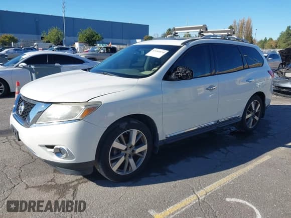✅ 2014 Nissan Pathfinder SL • VIN: 5N1AR2MM3EC716766 • Lot: 43764070. Wystawiony na IAAI z przebiegiem 205 031 mil. Bezpłatny archiwum sprzedaży aukcyjnych z USA i szczegółowy raport historii pojazdu na DreamBid. Zdjęcie 17.