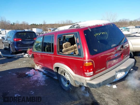 ✅ 2000 Ford Explorer Eddie Bauer • VIN: 1FMZU74E2YZA71908 • Lot: 41262892. Wystawiony na IAAI z przebiegiem 205 320 mil. Bezpłatny archiwum sprzedaży aukcyjnych z USA i szczegółowy raport historii pojazdu na DreamBid. Zdjęcie 3.