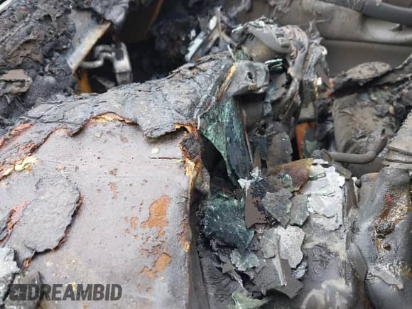 1999 Chevrolet Blazer LT z VIN 1GNDT13W9X2240796, wystawiony jako IAAI lot #41919664 z przebiegiem Nie podano mil oraz . Historia ofert i sprzedaży dostępna na DreamBid. Obrazek 7.