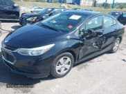 ✅ 2018 Chevrolet Cruze LS • VIN: 1G1BC5SM0J7145327 • Лот: 43143116. Опубликован ранее на IAAI с пробегом 224 991 миль. Бесплатный доступ к архиву аукционных продаж из США и подробный отчёт об истории автомобиля на DreamBid. Изображение 2.