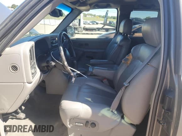 ✅ 2002 Chevrolet Silverado 1500 LT • VIN: 2GCEC19T421355647 • Lot: 85381495. Wystawiony na Copart z przebiegiem 170 288 mil. Bezpłatny archiwum sprzedaży aukcyjnych z USA i szczegółowy raport historii pojazdu na DreamBid. Zdjęcie 7.