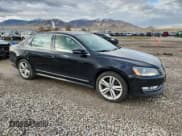 ✅ 2012 Volkswagen Passat SEL Premium • VIN: 1VWCN7A31CC050664 • Лот: 93380685. Опубликован ранее на Copart с пробегом 124 545 миль. Бесплатный доступ к архиву аукционных продаж из США и подробный отчёт об истории автомобиля на DreamBid. Изображение 4.