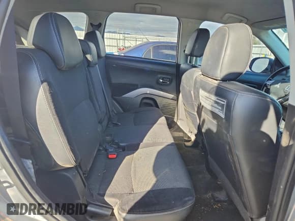 ✅ 2010 Mitsubishi Outlander XLS • VIN: JA4JT4AX2AZ006372 • Lot: 93985325. Wystawiony na Copart z przebiegiem 161 592 mil. Bezpłatny archiwum sprzedaży aukcyjnych z USA i szczegółowy raport historii pojazdu na DreamBid. Zdjęcie 11.