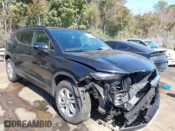 2021 Chevrolet Blazer LT z VIN 3GNKBCR41MS529103, wystawiony jako IAAI lot #41783784 z przebiegiem 45 423 mil mil oraz . Historia ofert i sprzedaży dostępna na DreamBid. Obrazek 1.