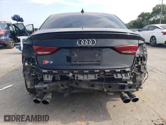 ✅ 2017 Audi S3 Premium Plus • VIN: WAUB1GFF3H1042370 • Lot: 68728585. Wystawiony na Copart z przebiegiem 103 297 mil. Bezpłatny archiwum sprzedaży aukcyjnych z USA i szczegółowy raport historii pojazdu na DreamBid. Zdjęcie 6.