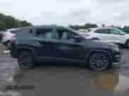 2019 Jeep Compass Limited z VIN 3C4NJDCB3KT843235, wystawiony jako IAAI lot #43383677 z przebiegiem 68 221 mil mil oraz . Historia ofert i sprzedaży dostępna na DreamBid. Obrazek 13.