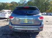 ✅ 2015 Nissan Pathfinder SV • VIN: 5N1AR2MNXFC686899 • Lot: 43516693. Wystawiony na IAAI z przebiegiem 172 363 mil. Bezpłatny archiwum sprzedaży aukcyjnych z USA i szczegółowy raport historii pojazdu na DreamBid. Zdjęcie 16.