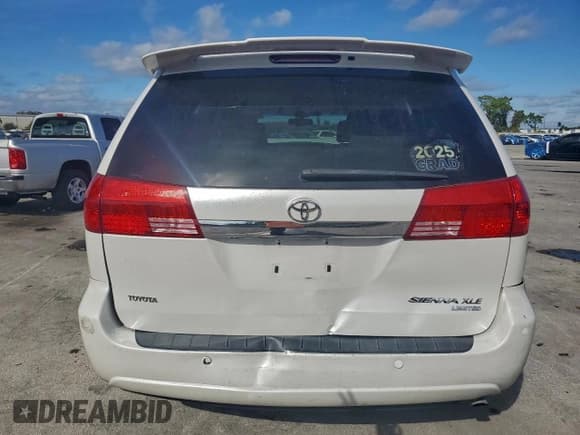 ✅ 2004 Toyota Sienna XLE Limited • VIN: 5TDZA22C64S134098 • Lot: 95313335. Listed on Copart with 121,036 mi. Free auction sales archive from the USA and detailed vehicle history report at DreamBid. Image 6.