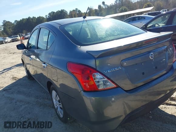 ✅ 2019 Nissan Versa SV • VIN: 3N1CN7AP6KL846483 • Lot: 43911986. Listed on IAAI with 144,937 mi. Free auction sales archive from the USA and detailed vehicle history report at DreamBid. Image 3.