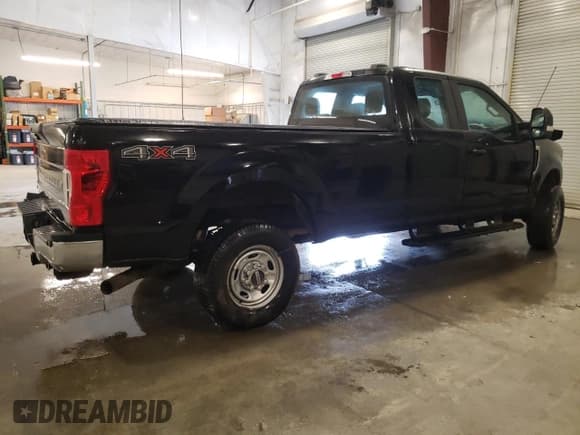 ✅ 2022 Ford F-250 XL • VIN: 1FT7X2B67NED58360 • Lot: 54734775. Listed on Copart with 69,872 mi. Free auction sales archive from the USA and detailed vehicle history report at DreamBid. Image 3.