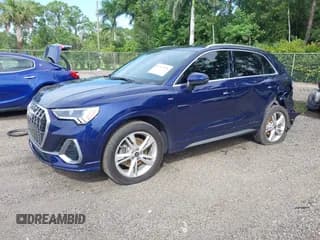✅ 2023 Audi Q3 S line Premium Plus • VIN: WA1EECF33P1038217 • Lot: 43367876. Wystawiony na IAAI z przebiegiem 12 194 mil. Bezpłatny archiwum sprzedaży aukcyjnych z USA i szczegółowy raport historii pojazdu na DreamBid. Zdjęcie 2.
