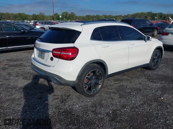 ✅ 2019 Mercedes-Benz GLA 250 • VIN: WDCTG4EB2KJ551287 • Лот: 43243524. Опубликован ранее на IAAI с пробегом 142 680 миль. Бесплатный доступ к архиву аукционных продаж из США и подробный отчёт об истории автомобиля на DreamBid. Изображение 4.