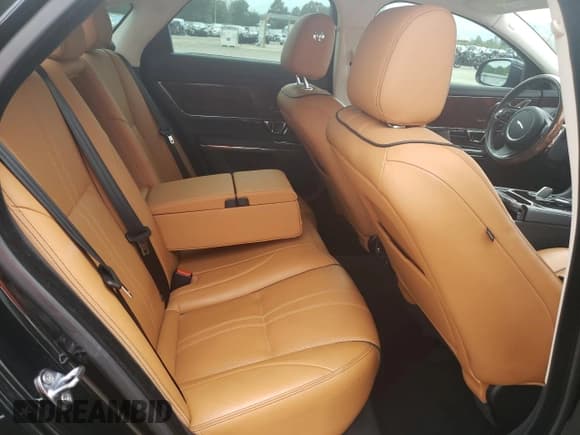 ✅ 2017 Jaguar XJ R-Sport • VIN: SAJWA1C73H8W10544 • Lot: 70025724. Listed on Copart with 64,437 mi. Free auction sales archive from the USA and detailed vehicle history report at DreamBid. Image 10.
