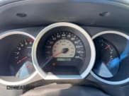 ✅ 2008 Toyota Tacoma • VIN: 5TEPX42N38Z587316 • Lot: 80750725. Wystawiony na Copart z przebiegiem 179 964 mil. Bezpłatny archiwum sprzedaży aukcyjnych z USA i szczegółowy raport historii pojazdu na DreamBid. Zdjęcie 8.