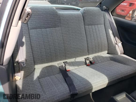 ✅ 1994 Plymouth Colt • VIN: JP3EA21A8RU055081 • Lot: 77993974. Wystawiony na Copart z przebiegiem 77 110 mil. Bezpłatny archiwum sprzedaży aukcyjnych z USA i szczegółowy raport historii pojazdu na DreamBid. Zdjęcie 10.