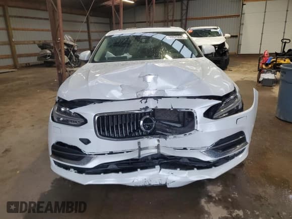 ✅ 2017 Volvo S90 Inscription • VIN: YV1A22MLXH1017077 • Лот: 90575525. Опубликован ранее на Copart с пробегом Не указан. Бесплатный доступ к архиву аукционных продаж из США и подробный отчёт об истории автомобиля на DreamBid. Изображение 5.