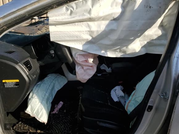 ✅ 2014 Hyundai Elantra • VIN: KMHD35LH8EU209828 • Lot: 90997145. Listed on Copart with Not provided. Free auction sales archive from the USA and detailed vehicle history report at DreamBid. Image 7.