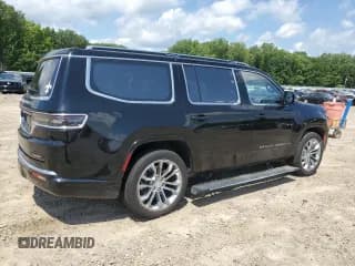 ✅ 2022 Jeep Grand Wagoneer Series II • VIN: 1C4SJVFJ5NS194152 • Lot: 64996304. Wystawiony na Copart z przebiegiem Nie podano. Bezpłatny archiwum sprzedaży aukcyjnych z USA i szczegółowy raport historii pojazdu na DreamBid. Zdjęcie 3.