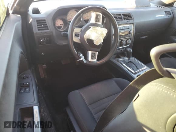 ✅ 2011 Dodge Challenger • VIN: 2B3CJ4DG9BH512929 • Lot: 83469504. Wystawiony na Copart z przebiegiem 61 812 mil. Bezpłatny archiwum sprzedaży aukcyjnych z USA i szczegółowy raport historii pojazdu na DreamBid. Zdjęcie 8.