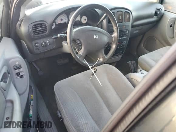 2005 Dodge Caravan SXT с VIN 2D4GP44L55R477514, выставлен на аукционе Copart как лот 76775494 с пробегом Не указан миль и На запчасти • Non repairable. История ставок и продаж доступна на DreamBid. Изображение 8.