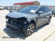 ✅ 2023 Volkswagen ID.4 Pro S • VIN: 1V2GNPE80PC006590 • Lot: 42178241. Wystawiony na IAAI z przebiegiem 17 177 mil. Bezpłatny archiwum sprzedaży aukcyjnych z USA i szczegółowy raport historii pojazdu na DreamBid. Zdjęcie 21.