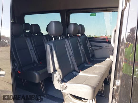 ✅ 2019 Mercedes-Benz Sprinter Passenger • VIN: WDZPF0CD8KP077012 • Лот: 43686991. Опубликован ранее на IAAI с пробегом 42 571 миль. Бесплатный доступ к архиву аукционных продаж из США и подробный отчёт об истории автомобиля на DreamBid. Изображение 8.