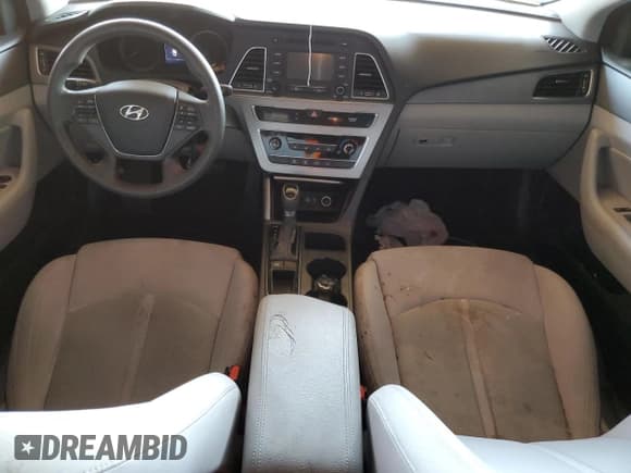 ✅ 2015 Hyundai Sonata SE • VIN: 5NPE24AF4FH224121 • Лот: 92599395. Опубликован ранее на Copart с пробегом 87 783 миль. Бесплатный доступ к архиву аукционных продаж из США и подробный отчёт об истории автомобиля на DreamBid. Изображение 8.