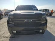 ✅ 2021 Chevrolet Silverado 1500 RST • VIN: 1GCUYEET2MZ108101 • Lot: 76054494. Wystawiony na Copart z przebiegiem Nie podano. Bezpłatny archiwum sprzedaży aukcyjnych z USA i szczegółowy raport historii pojazdu na DreamBid. Zdjęcie 5.