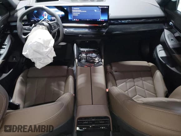 ✅ 2025 BMW i5 • VIN: WBY13HG05SCU83663 • Lot: 67122665. Listed on Copart with 1,320 mi. Free auction sales archive from the USA and detailed vehicle history report at DreamBid. Image 8.