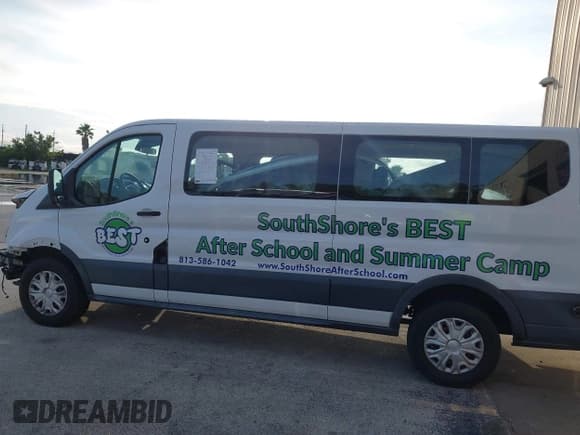 ✅ 2017 Ford Transit XL • VIN: 1FBZX2ZM6HKA10816 • Lot: 42393943. Wystawiony na IAAI z przebiegiem 41 939 mil. Bezpłatny archiwum sprzedaży aukcyjnych z USA i szczegółowy raport historii pojazdu na DreamBid. Zdjęcie 12.