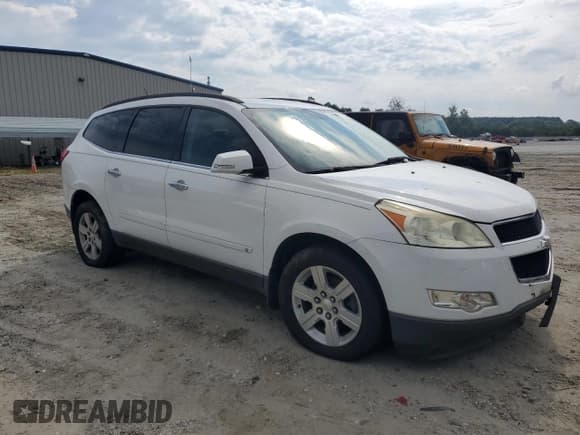 ✅ 2010 Chevrolet Traverse 1LT • VIN: 1GNLVFED9AS122592 • Lot: 67750164. Wystawiony na Copart z przebiegiem 143 682 mil. Bezpłatny archiwum sprzedaży aukcyjnych z USA i szczegółowy raport historii pojazdu na DreamBid. Zdjęcie 4.