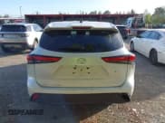 ✅ 2023 Toyota Highlander L • VIN: 5TDKDRAH4PS008096 • Lot: 43677768. Wystawiony na IAAI z przebiegiem 42 382 mil. Bezpłatny archiwum sprzedaży aukcyjnych z USA i szczegółowy raport historii pojazdu na DreamBid. Zdjęcie 16.