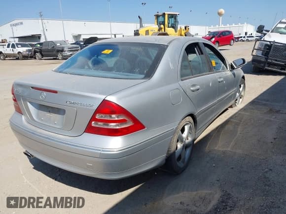 ✅ 2004 Mercedes-Benz C 230 Kompressor • VIN: WDBRF40J24F506937 • Lot: 40517850. Wystawiony na IAAI z przebiegiem Nie podano. Bezpłatny archiwum sprzedaży aukcyjnych z USA i szczegółowy raport historii pojazdu na DreamBid. Zdjęcie 5.