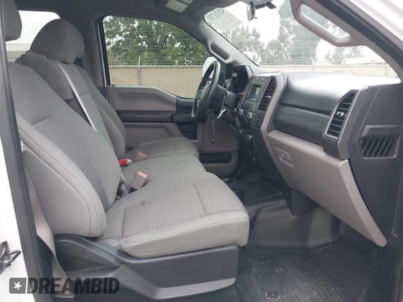 ✅ 2019 Ford F-250 XL • VIN: 1FT7W2A66KEF60607 • Лот: 42121732. Опубликован ранее на IAAI с пробегом 109 159 миль. Бесплатный доступ к архиву аукционных продаж из США и подробный отчёт об истории автомобиля на DreamBid. Изображение 5.