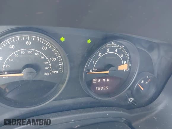 ✅ 2017 Jeep Patriot Latitude • VIN: 1C4NJPFB0HD103086 • Lot: 42812604. Listed on IAAI with 38,935 mi. Free auction sales archive from the USA and detailed vehicle history report at DreamBid. Image 15.