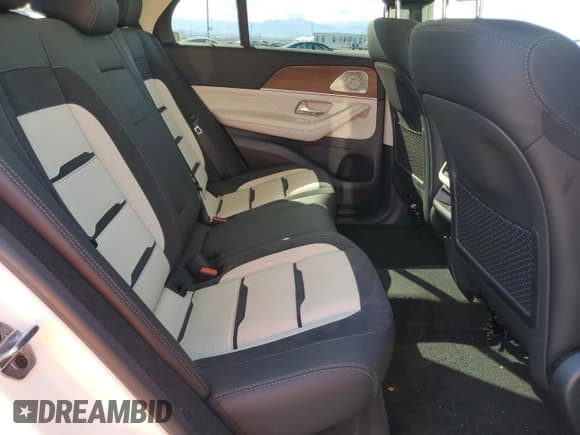 ✅ 2024 Mercedes-Benz GLE 53 AMG • VIN: 4JGFB6BB0RB192541 • Лот: 82535865. Опубликован ранее на Copart с пробегом 14 124 миль. Бесплатный доступ к архиву аукционных продаж из США и подробный отчёт об истории автомобиля на DreamBid. Изображение 10.