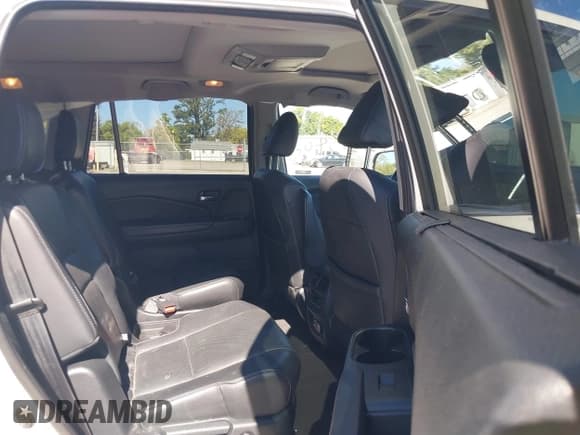 ✅ 2017 Honda Pilot Elite • VIN: 5FNYF6H08HB105293 • Lot: 43451540. Listed on IAAI with 94,862 mi. Free auction sales archive from the USA and detailed vehicle history report at DreamBid. Image 8.