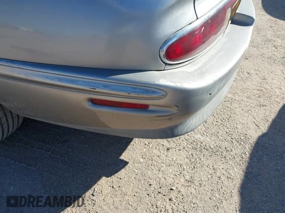 ✅ 1996 Buick Riviera • VIN: 1G4GD2217T4714771 • Lot: 43589513. Wystawiony na IAAI z przebiegiem 110 673 mil. Bezpłatny archiwum sprzedaży aukcyjnych z USA i szczegółowy raport historii pojazdu na DreamBid. Zdjęcie 6.