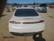 ✅ 2013 Lincoln MKZ Hybrid • VIN: 3LN6L2LU0DR827154 • Lot: 42968235. Wystawiony na Copart z przebiegiem 94 993 mil. Bezpłatny archiwum sprzedaży aukcyjnych z USA i szczegółowy raport historii pojazdu na DreamBid. Zdjęcie 6.